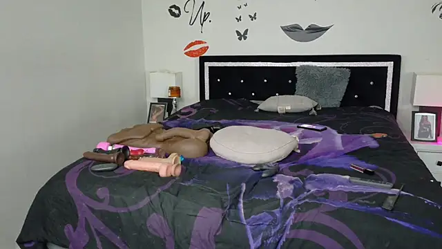 Snapshot of chocolatefantasyxxox chatting on December 2024 05:23:01 AM chocolatefantasyxxox online show from December 2024 05:23:01 AM