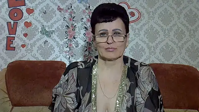 Snapshot of PaulaGolden chatting on April 2026 07:11:01 PM PaulaGolden online show from April 2026 07:11:01 PM