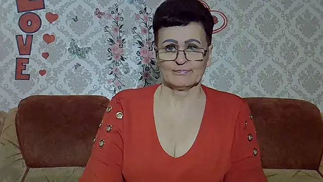 Snapshot of PaulaGolden chatting on June 2026 04:42:02 PM PaulaGolden online show from June 2026 04:42:02 PM