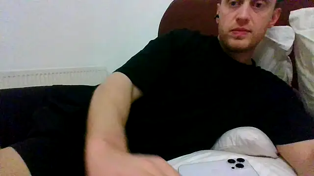 Snapshot of Noshame1994 chatting on March 2026 11:31:02 PM Noshame1994 online show from March 2026 11:31:02 PM