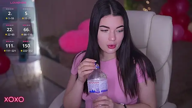 Snapshot of YourLolaBunny chatting on February 2026 08:00:02 AM YourLolaBunny online show from February 2026 08:00:02 AM