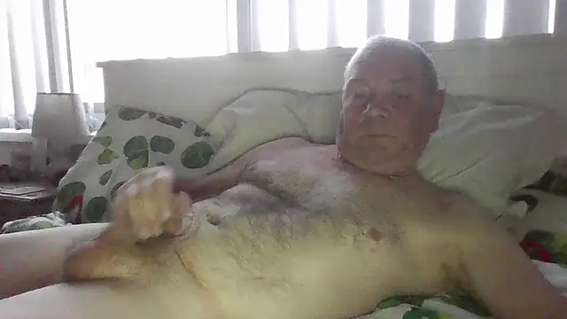 gibbo62 online show from December 2025 03:50:02 PM