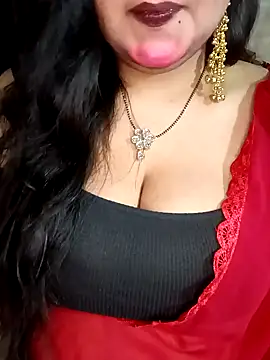 Suhanakhan00 online show from February 2026 06:36:02 PM