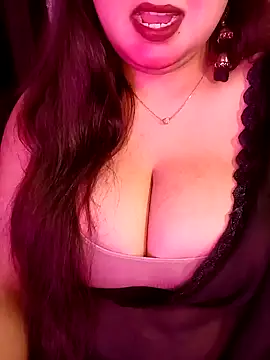 Suhanakhan00 online show from April 2026 10:13:01 AM