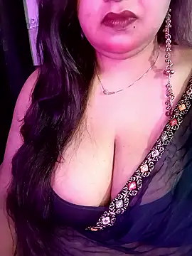 Suhanakhan00 online show from April 2026 11:23:02 AM