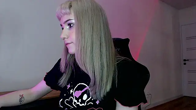 Princess Shy    online show from February 2025 04:19:02 PM