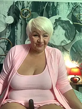 Laura Millf online show from September 2025 12:07:01 PM