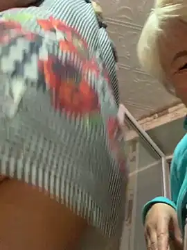 Laura Millf online show from September 2025 05:27:01 PM