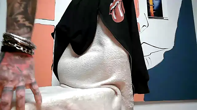 Snapshot of dani4334 chatting on January 2025 11:02:02 AM dani4334 online show from January 2025 11:02:02 AM