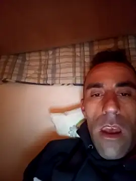 Snapshot of MownRender chatting on November 2025 12:21:01 AM MownRender online show from November 2025 12:21:01 AM