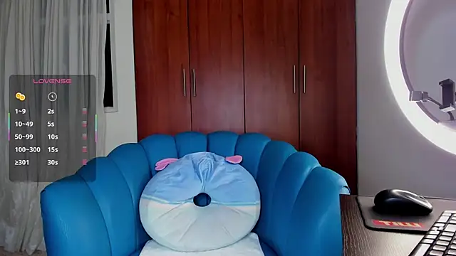 Julie Markk online show from September 2025 08:19:01 PM