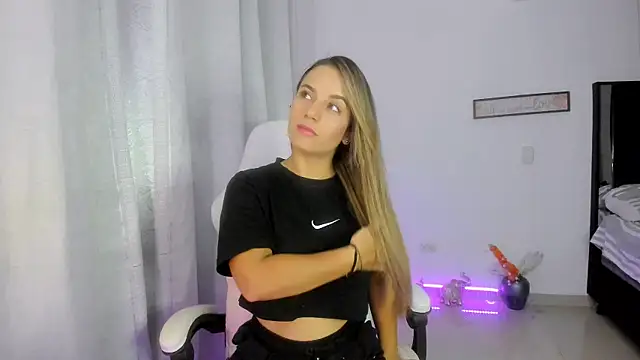 Snapshot of Sara_lopez_28 chatting on February 2025 10:20:02 AM Sara lopez 28 online show from February 2025 10:20:02 AM