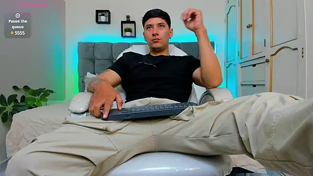 Damian23   online show from March 2025 12:32:02 PM