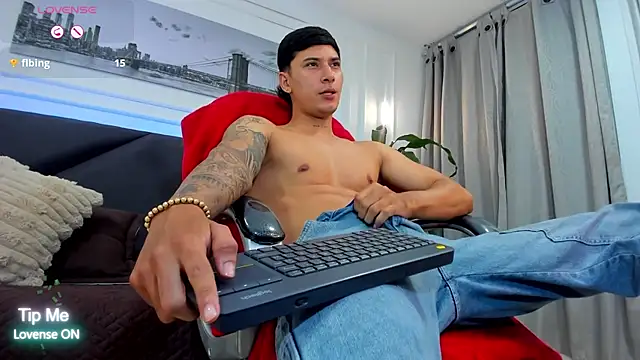 Damian23   online show from December 2025 10:24:02 AM