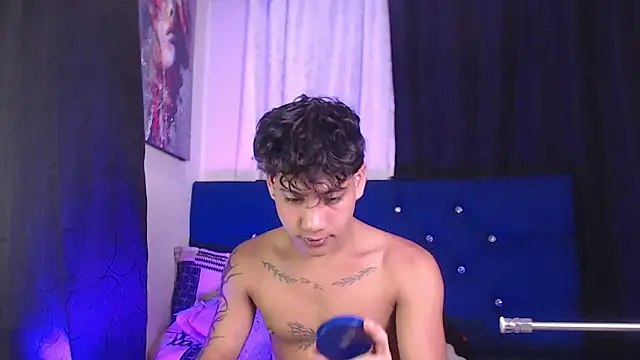 Snapshot of Sexys_Boys_Hot1 chatting on February 2026 01:32:02 AM Sexys Boys Hot1 online show from February 2026 01:32:02 AM