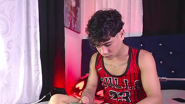 Snapshot of Sexys_Boys_Hot1 chatting on February 2026 01:57:01 AM Sexys Boys Hot1 online show from February 2026 01:57:01 AM