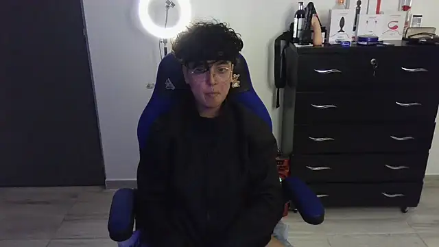 thomascooper7 online show from February 2025 12:43:01 AM