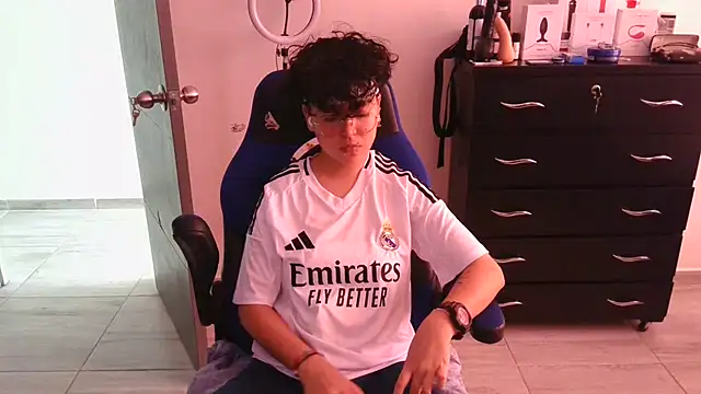 thomascooper7 online show from February 2025 07:27:01 PM