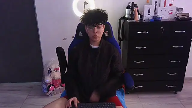 thomascooper7 online show from February 2025 09:16:02 PM