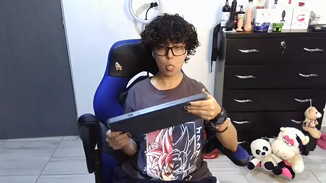 thomascooper7 online show from September 2025 07:36:01 PM