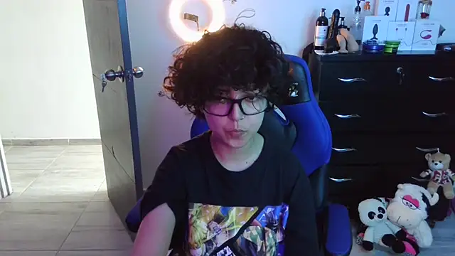 thomascooper7 online show from October 2025 06:30:01 PM