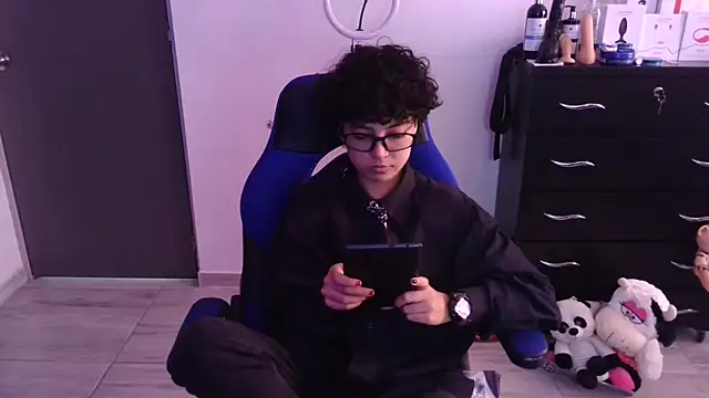 thomascooper7 online show from February 2026 06:48:01 PM