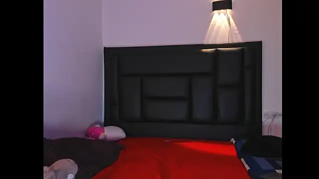 Snapshot of GiselleBlare chatting on September 2025 04:12:01 AM GiselleBlare online show from September 2025 04:12:01 AM