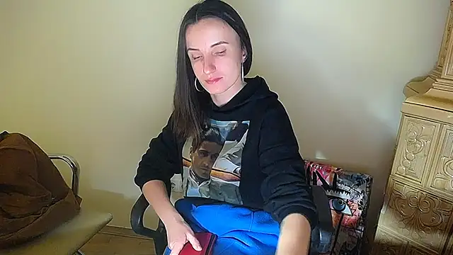 Snapshot of LaimaV_ chatting on December 2024 02:28:02 PM LaimaV online show from December 2024 02:28:02 PM