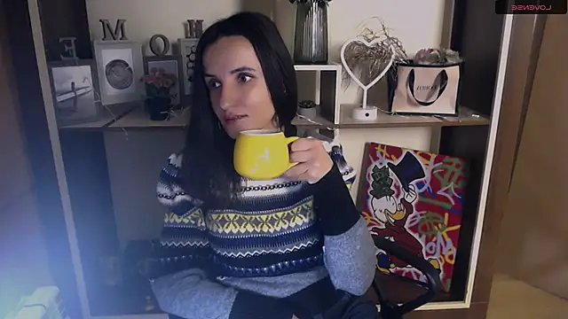 Snapshot of LaimaV_ chatting on December 2024 01:11:02 PM LaimaV online show from December 2024 01:11:02 PM