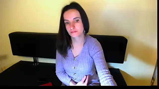 Snapshot of LaimaV_ chatting on December 2024 04:50:01 PM LaimaV online show from December 2024 04:50:01 PM