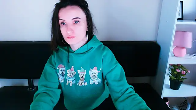 Snapshot of LaimaV_ chatting on December 2024 08:37:02 AM LaimaV online show from December 2024 08:37:02 AM