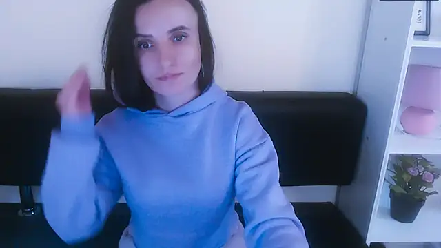 Snapshot of LaimaV_ chatting on January 2025 04:38:01 PM LaimaV online show from January 2025 04:38:01 PM