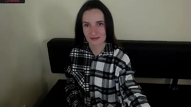 Snapshot of LaimaV_ chatting on October 2025 02:14:01 PM LaimaV online show from October 2025 02:14:01 PM