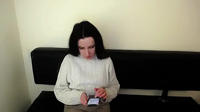 Snapshot of LaimaV_ chatting on October 2025 07:52:02 AM LaimaV online show from October 2025 07:52:02 AM