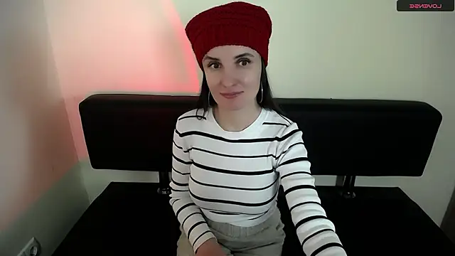 Snapshot of LaimaV_ chatting on February 2026 05:00:02 PM LaimaV online show from February 2026 05:00:02 PM