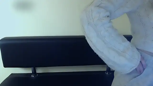 Snapshot of LaimaV_ chatting on February 2026 02:18:01 PM LaimaV online show from February 2026 02:18:01 PM