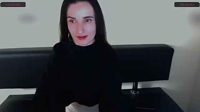 Snapshot of LaimaV_ chatting on February 2026 08:43:01 PM LaimaV online show from February 2026 08:43:01 PM