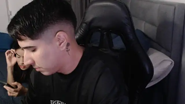 dereckbrownn online show from December 2024 09:04:02 PM