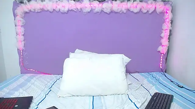 Snapshot of Amberhernandez chatting on January 2025 03:43:01 AM Amberhernandez online show from January 2025 03:43:01 AM