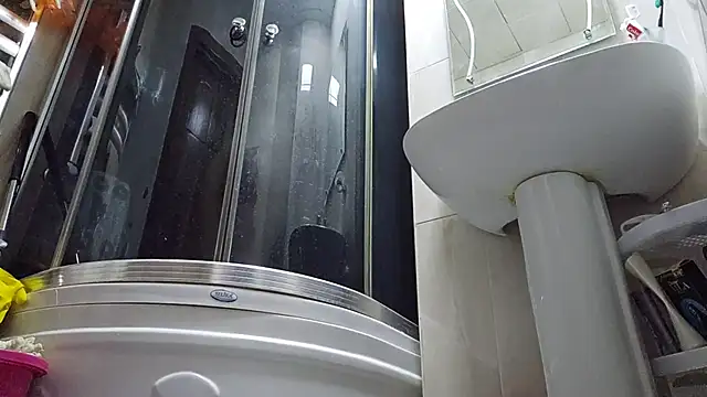 Snapshot of AlejandraDelaney chatting on December 2024 01:37:01 AM AlejandraDelaney online show from December 2024 01:37:01 AM