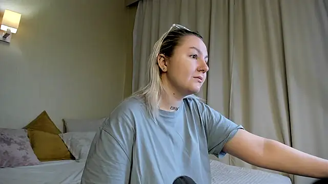 Debbie Taylor online show from December 2024 03:03:01 PM