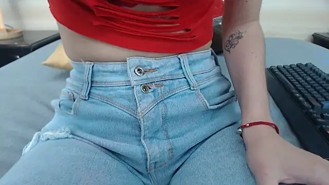 nahomibecker online show from March 2025 06:01:02 PM