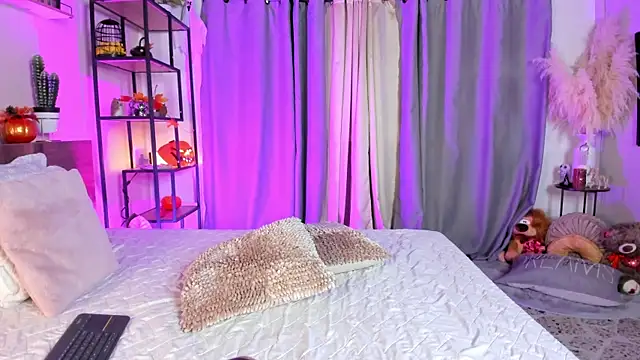 amber maxwell online show from October 2025 08:35:01 PM