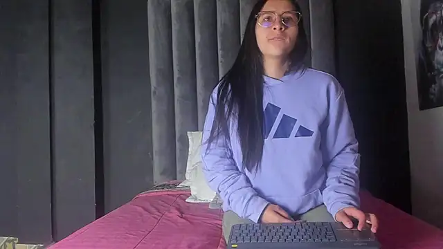 Luci And Sofi online show from February 2025 08:48:02 AM