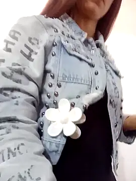 Luci And Sofi online show from October 2025 01:14:01 PM