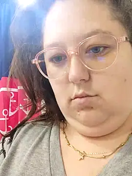 Chloee ep online show from February 2025 03:49:02 PM