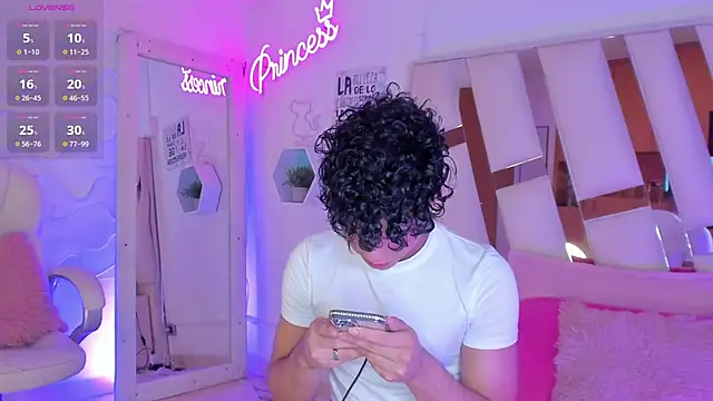 EthanCollens online show from January 2025 09:01:02 PM