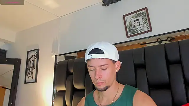 JadeSmiith  online show from December 2025 10:50:01 PM