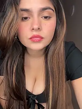 Snapshot of Sarasweet_sex chatting on June 2026 04:27:01 AM Sarasweet sex online show from June 2026 04:27:01 AM