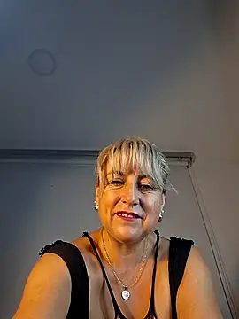 almaluna7 online show from February 2026 12:48:02 AM